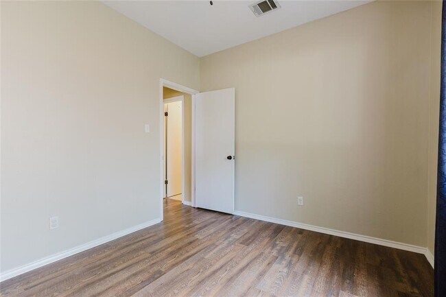 Building Photo - 6614 Bramber Ln