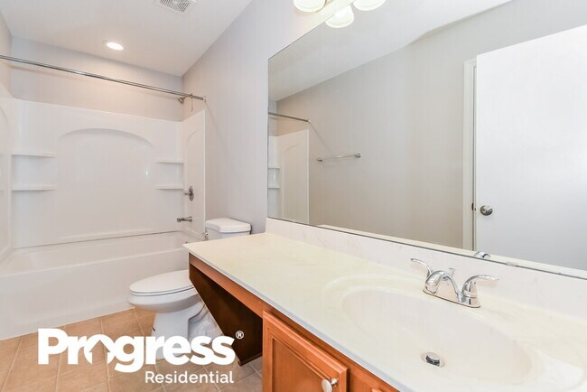 Building Photo - 6055 Bartram Village Dr