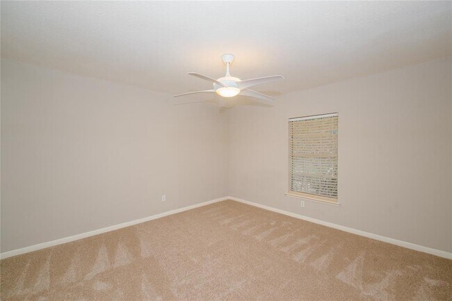 Building Photo - 3423 Hidden Creek Dr