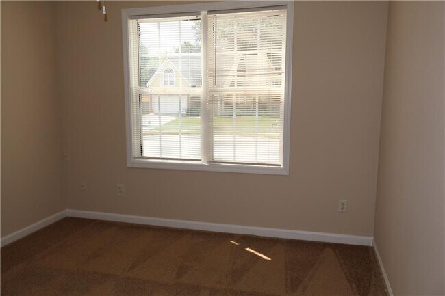 Building Photo - 176 Rivergate Ct