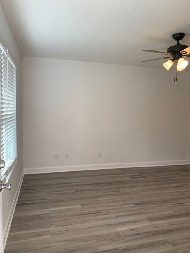 Building Photo - 605 Douglas Dr, A, St. Marys, GA 31558