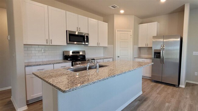 Building Photo - 526 Dalloway St