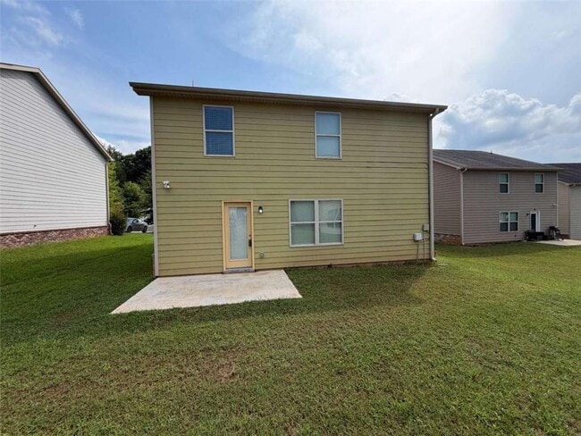 Building Photo - 313 Nutwood Trce