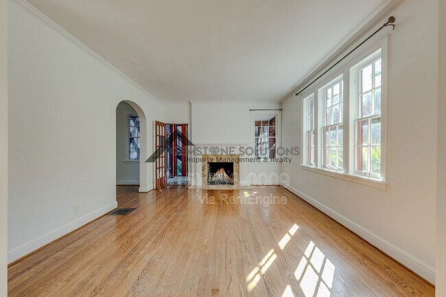 Building Photo - 502 32nd Ave S