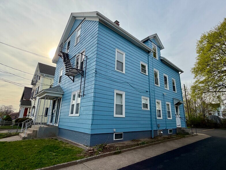 Building Photo - 13 Elizabeth St