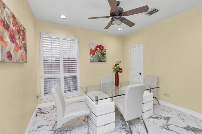 Building Photo - 12002 Newport Shore Dr