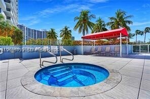 Building Photo - 3625 N Country Club Dr