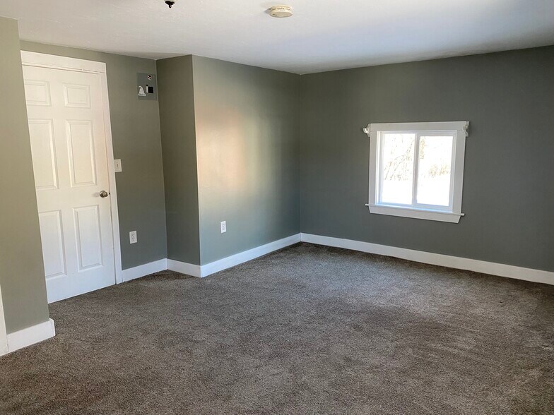 Bedroom #5 - 2 Kay St