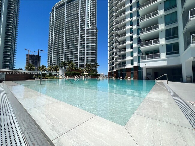 Building Photo - 350 S Miami Ave