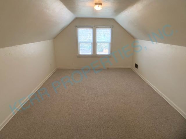 Building Photo - FREE RENT! Cozy tri-level 1374 square foot...