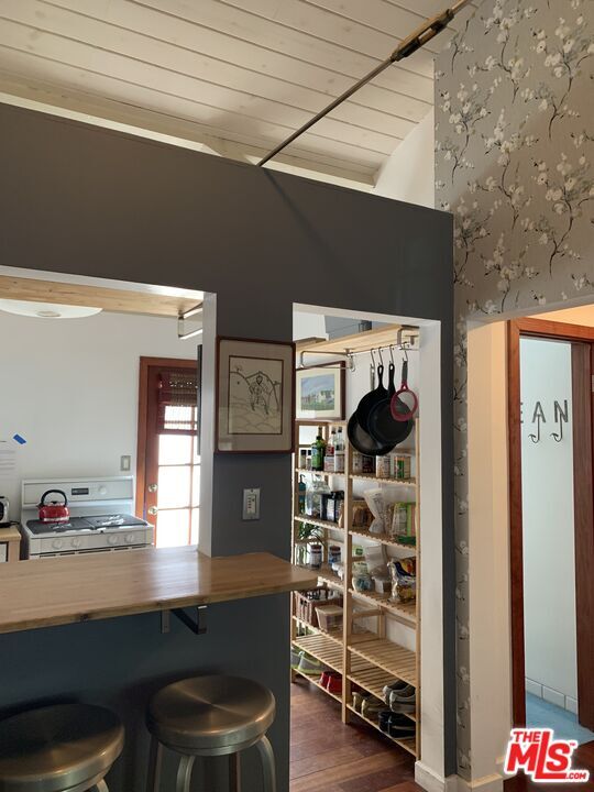 Building Photo - 1203 Cabrillo Ave