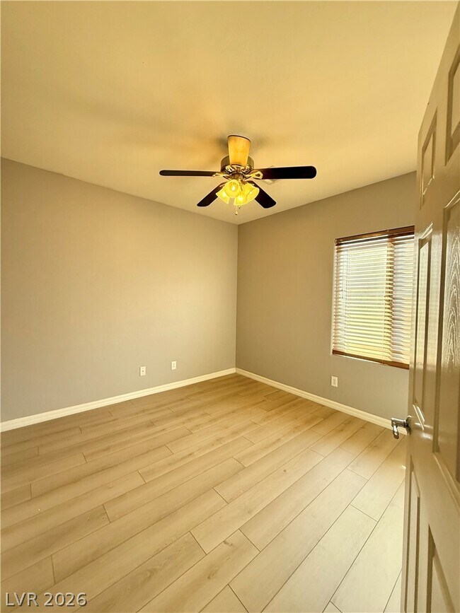 Building Photo - 3989 Spanish Barb St