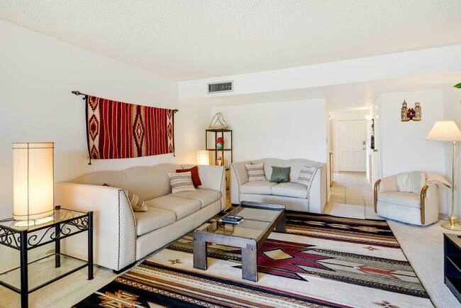 Building Photo - 445 S Desert Palm