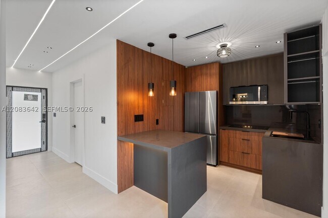 Building Photo - 401 NW 81st St.