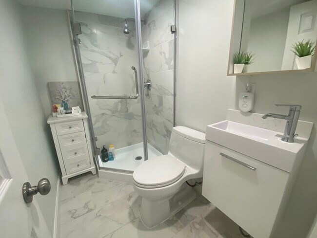 Building Photo - 113 Nottinghill Rd