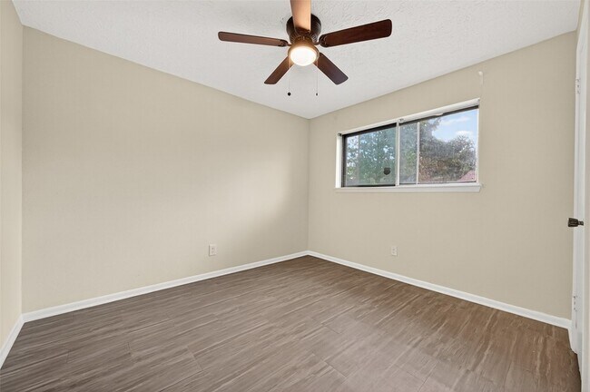 Building Photo - 6822 Dusty Dawn Dr