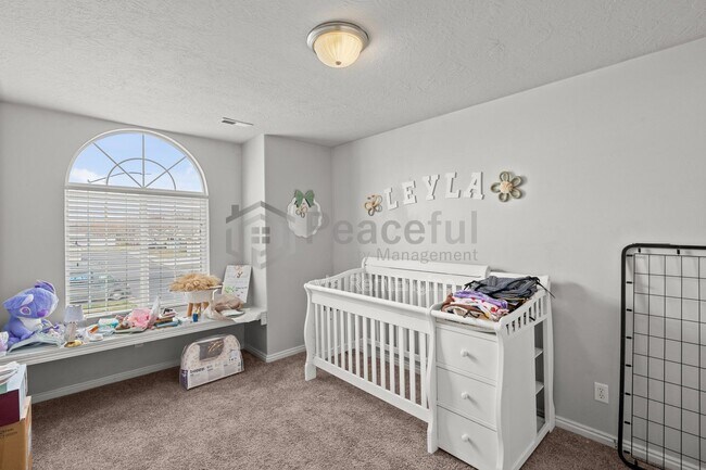 Building Photo - 1541 W Ln Ct