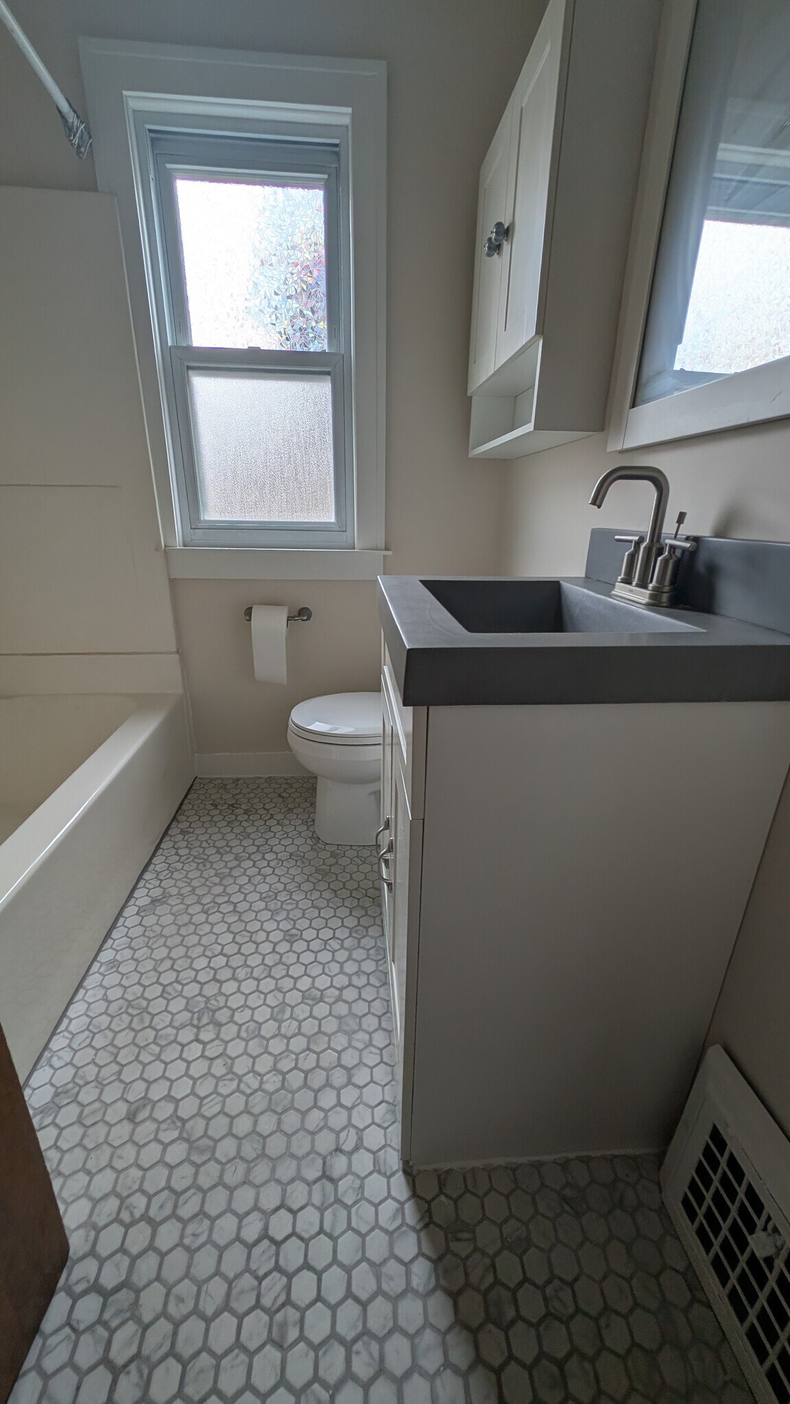 Building Photo - 569 N 65th St