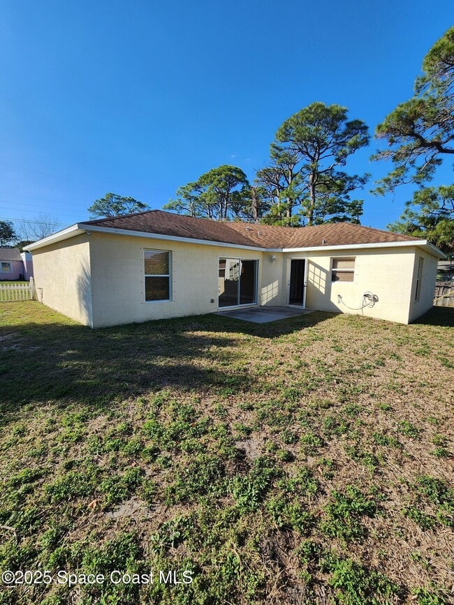 Building Photo - 1244 Lynne Dr