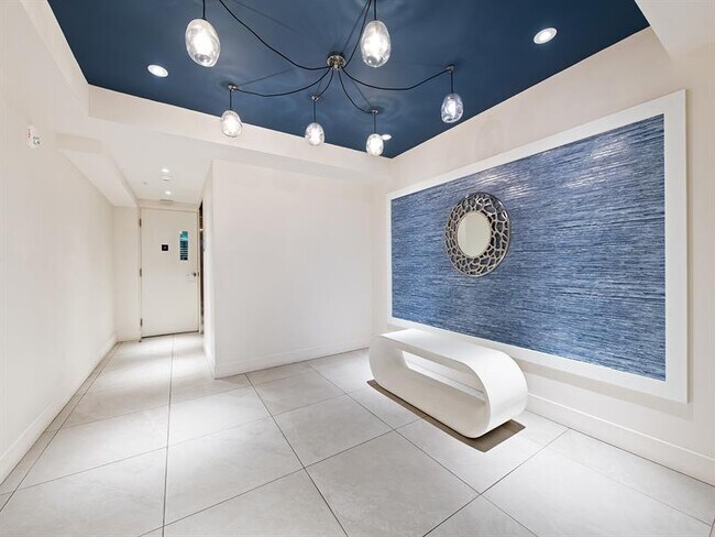 Building Photo - 3040 N Ocean Blvd
