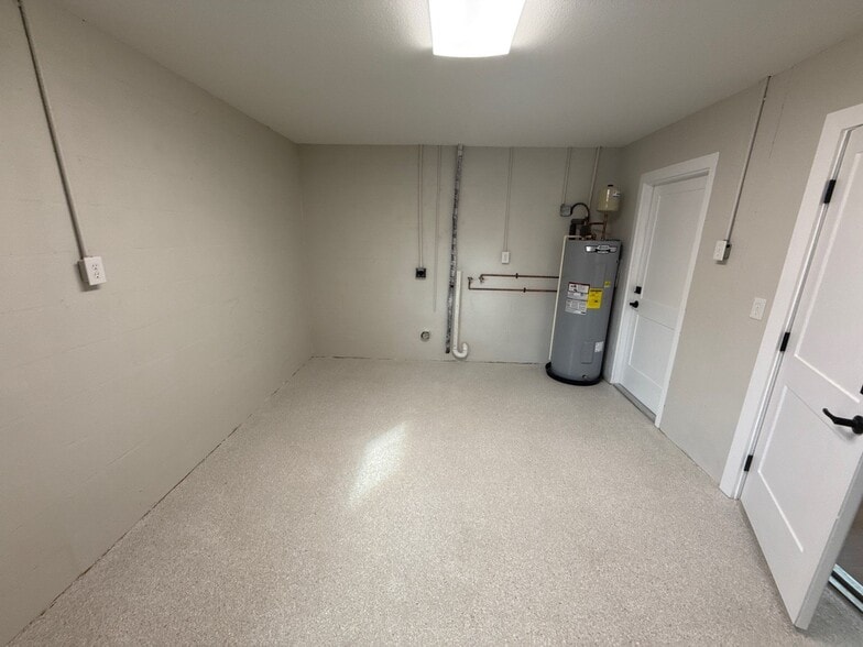 Building Photo - 5351 E Hopp Ln