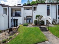 Building Photo - 301 Kings Row Dr