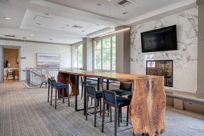 Building Photo - 1000 National Ave