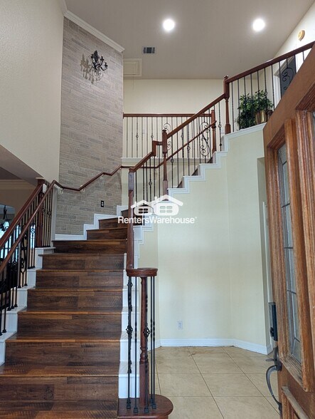Building Photo - 9910 Jasmine Creek Dr