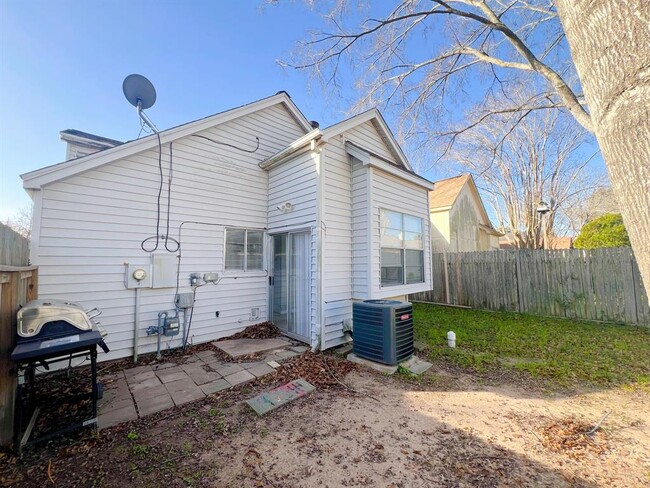 Building Photo - 18586 N Lyford Dr