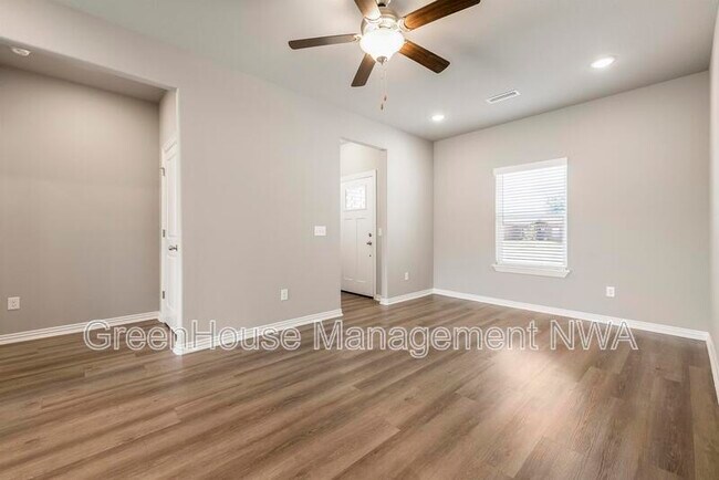 Building Photo - 210 Williams ct