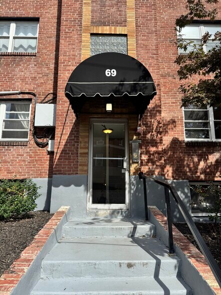 Building Photo - 69 Chiswick Rd