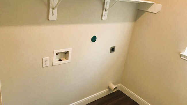 Building Photo - 9214 Nyssa Ave