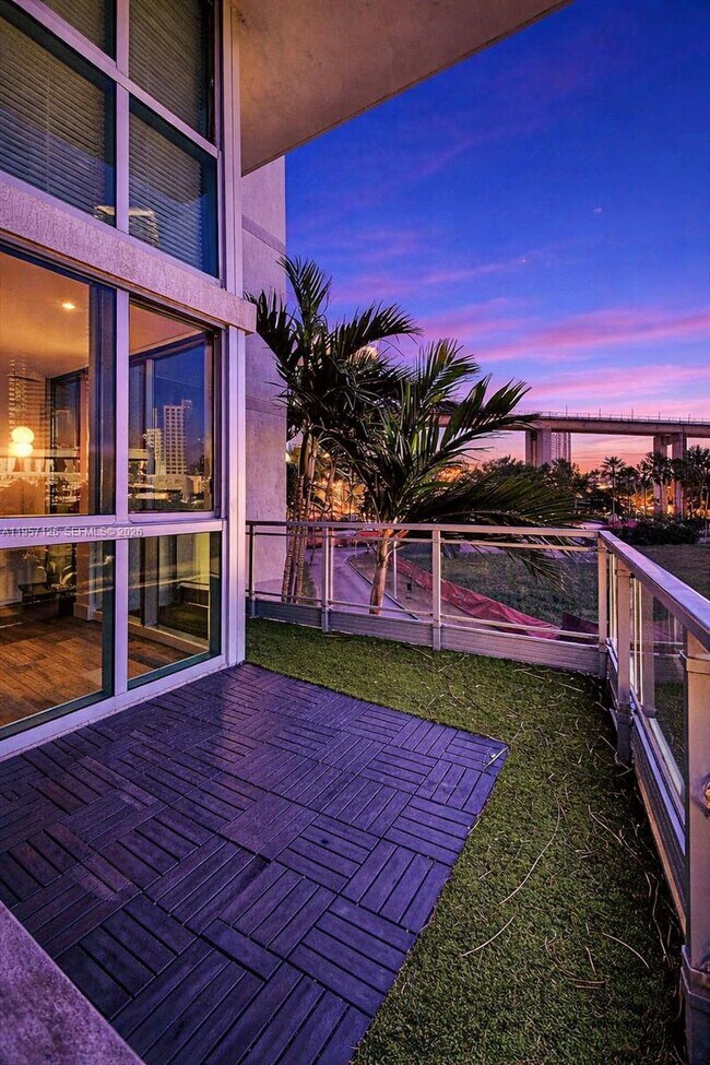 Building Photo - 90 SW 3rd St