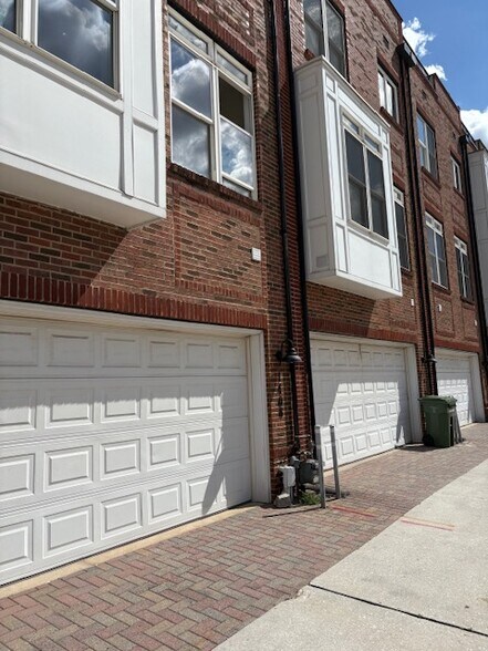 Building Photo - 1408 Steuart St