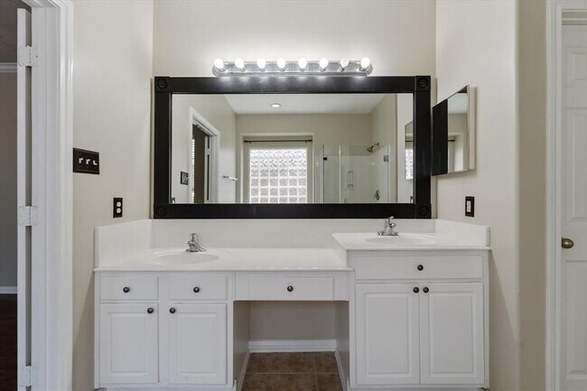 Building Photo - 21735 W Mulberry Field Cir