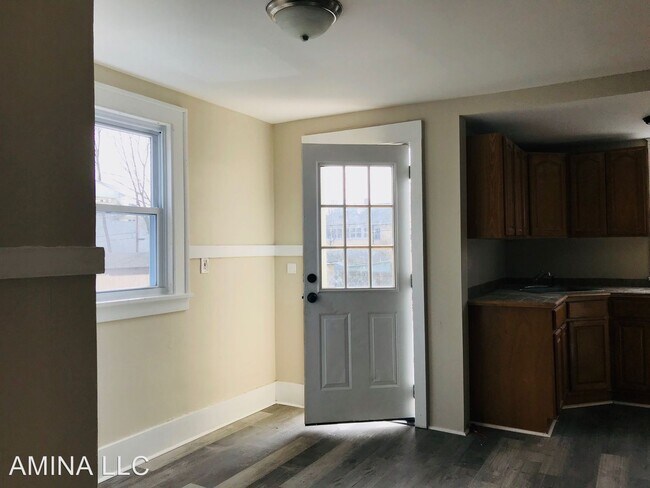 Building Photo - 3 br, 1.5 bath House - 473 Electric Ave