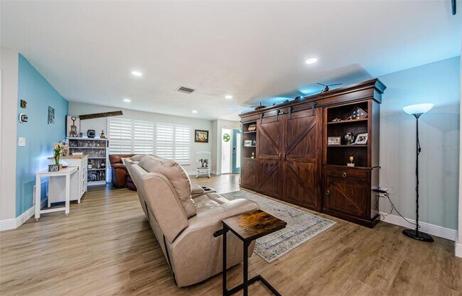 Building Photo - 2174 Scotland Dr