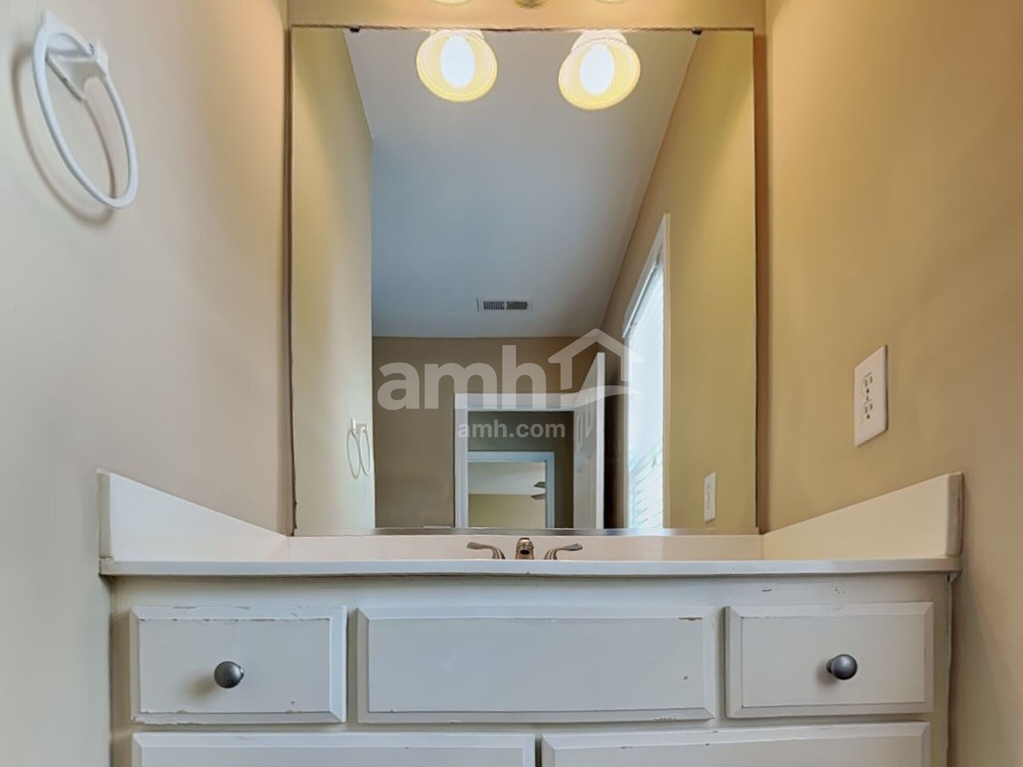 Building Photo - 10 Oleander Point