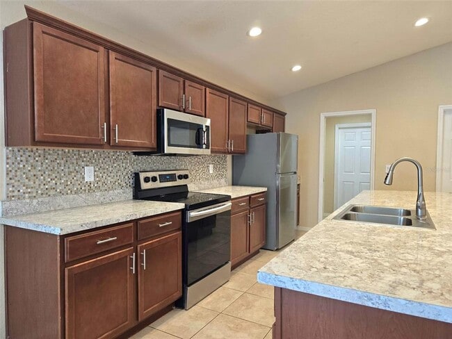 Building Photo - 1022 Rivershore Ave