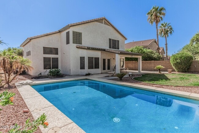 Building Photo - 602 W Canary Way