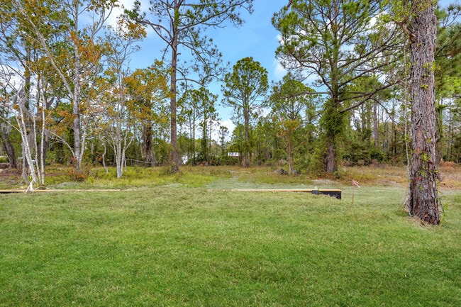 Building Photo - 964 W 9th St