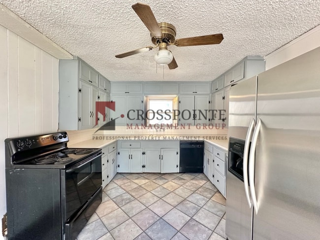 Building Photo - Available! 3/1.5 Single-Family Home in Tyler!