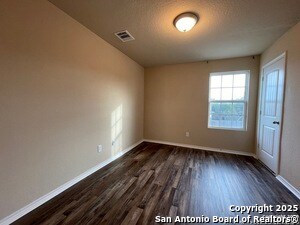 Building Photo - 6207 Golden Valley Dr