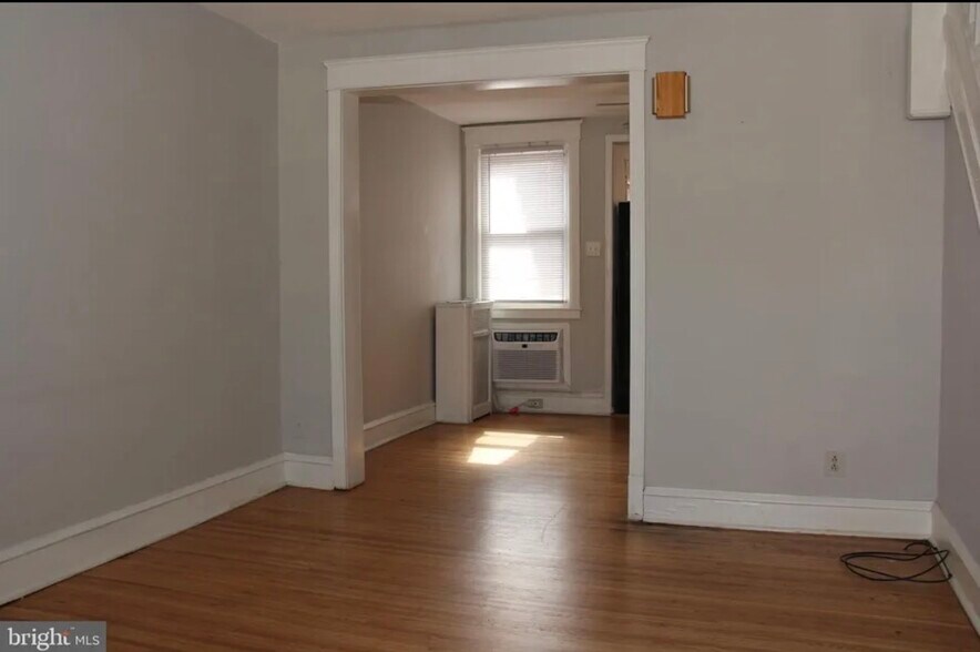 Building Photo - 3926 Howland St