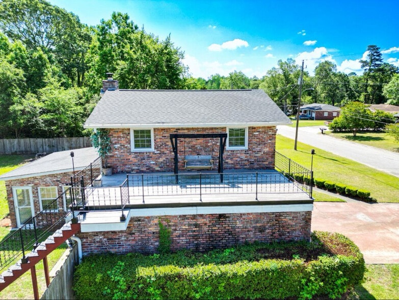 Building Photo - 107 Washington Dr