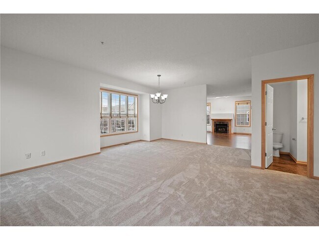 Building Photo - 9995 Wildflower Dr