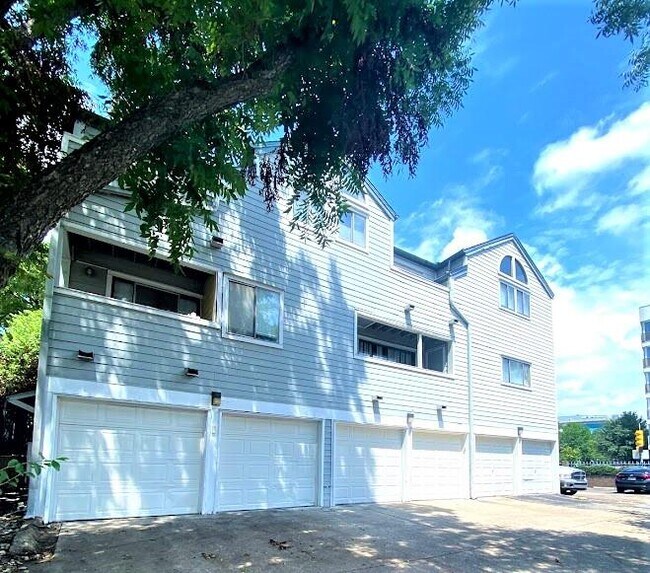 Building Photo - 1808 Rio Grande St