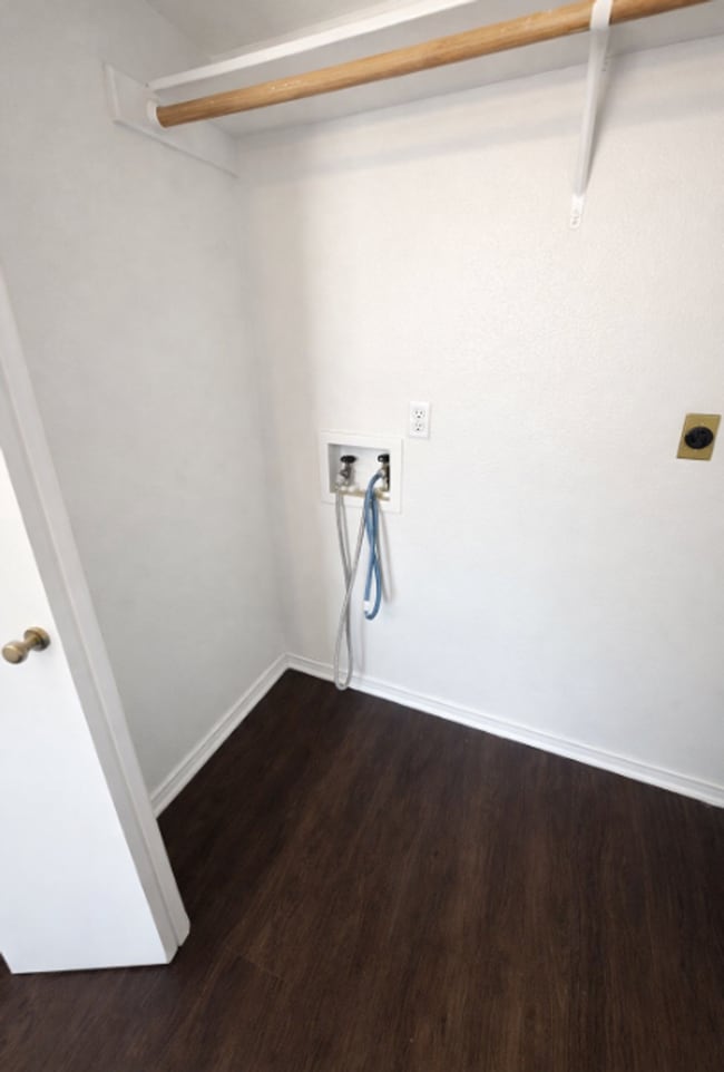 Building Photo - AVAILABLE NOW; APPLY TODAY AT OUR WEBSITE!!