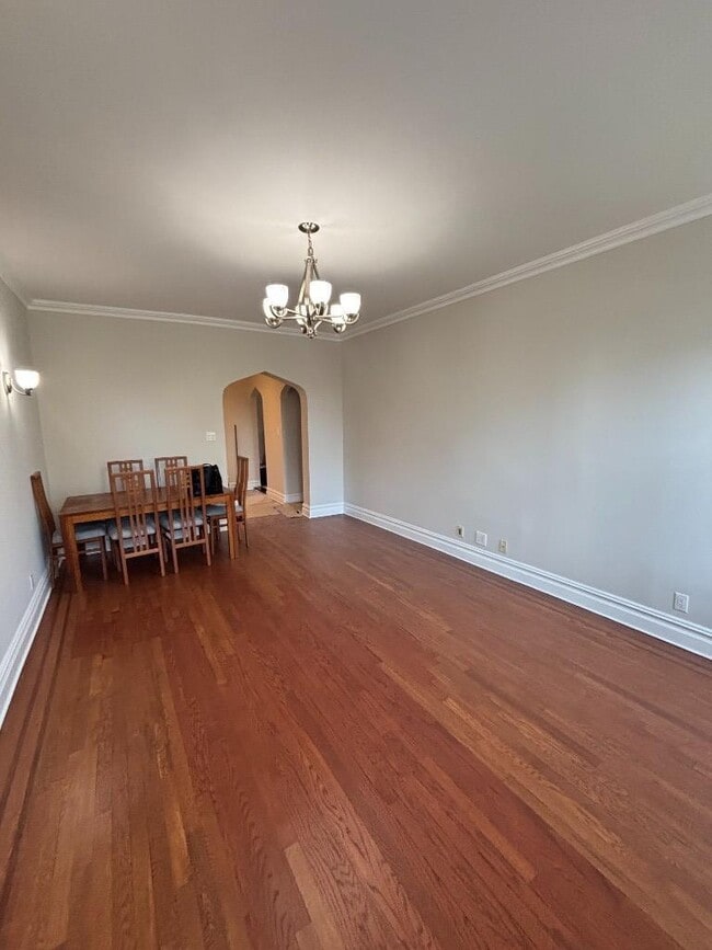 Building Photo - 1 bedroom in WOODSIDE NY 11377