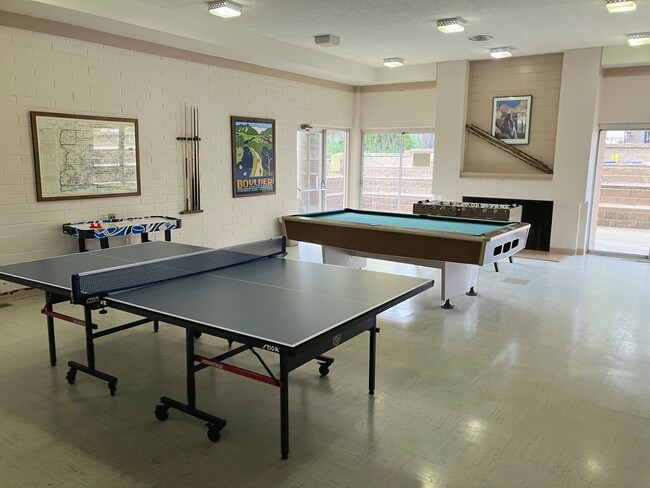 game room - 1403 Bradley Dr